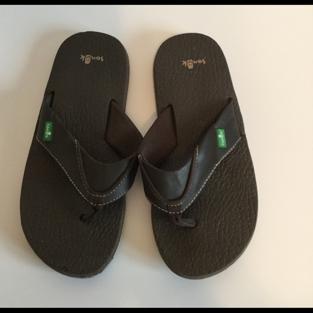 SANUK boys kids flip flops sandals brown XL 4 5